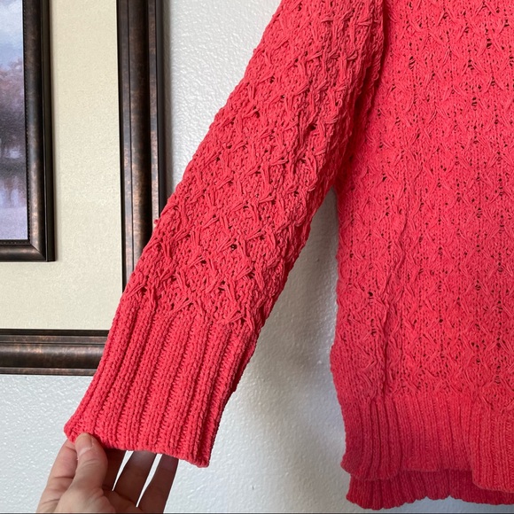 Seven7 Textured Chenille Crew Neck Sweater in Hibiscus Coral Size Medium - Picture 6 of 10